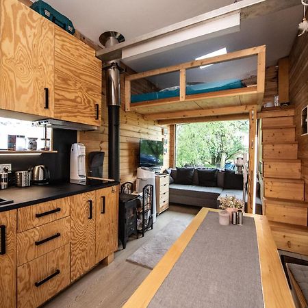 Tiny House - Chatka V Rezi U Prahy Husinec  المظهر الخارجي الصورة