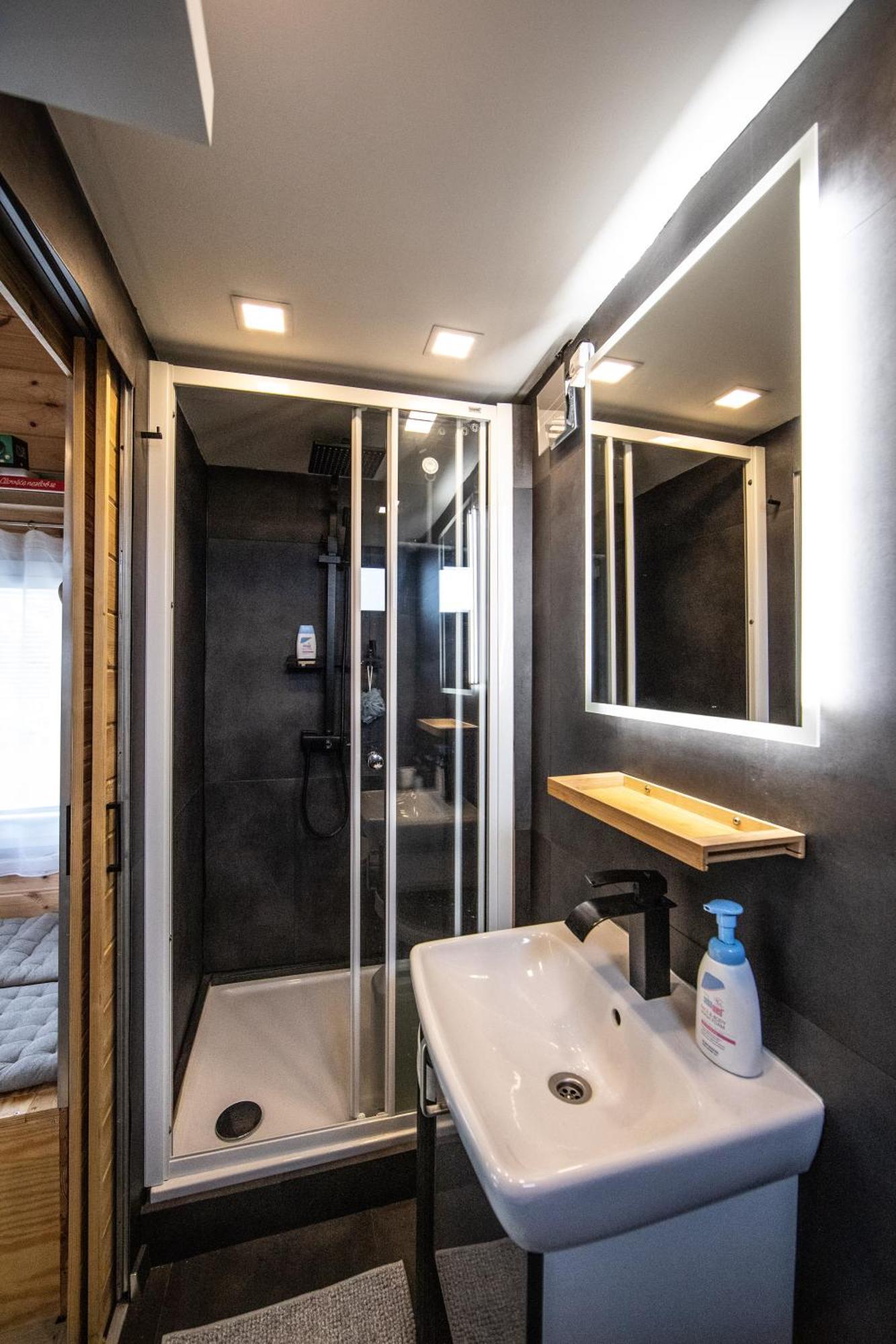 Tiny House - Chatka V Rezi U Prahy Husinec  المظهر الخارجي الصورة